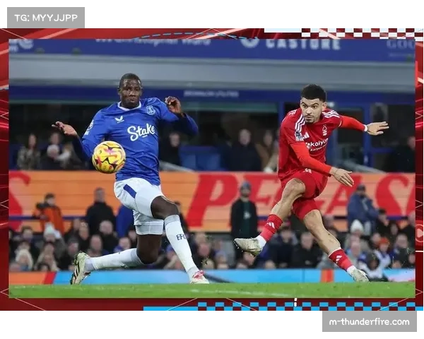 诺丁汉森林击败热刺，中前场球员的无球跑动与穿插创造空间